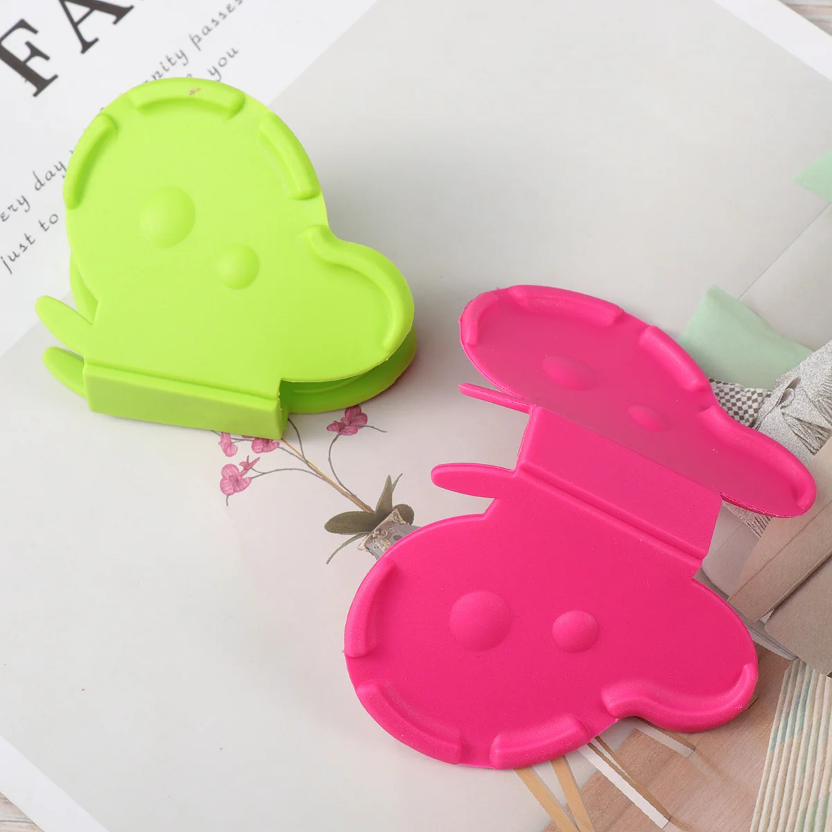 

10Pcs Heat Insulation Tongs Exquisite Shape Non-Slip Grip Anti-Scald Clamps for Hot Pots Pans Kitchen Cooking Use