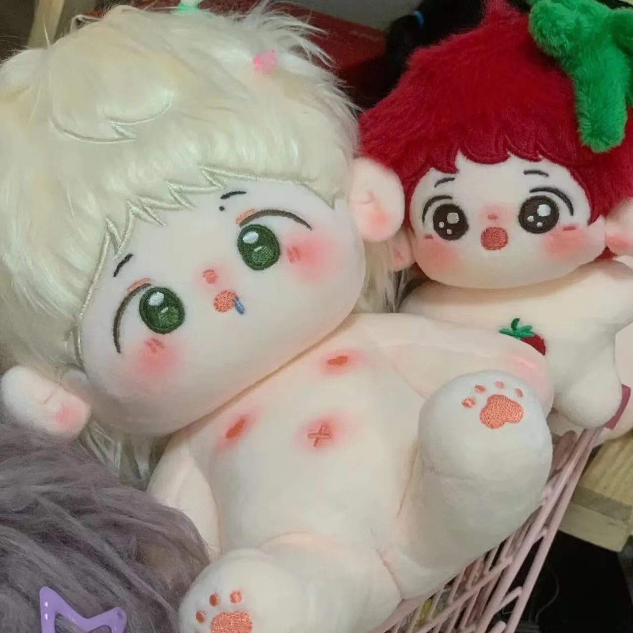 Wang Yibo, a 40CM cotton doll with detachable ears, is a naked doll without clothes The attributes of the white peony