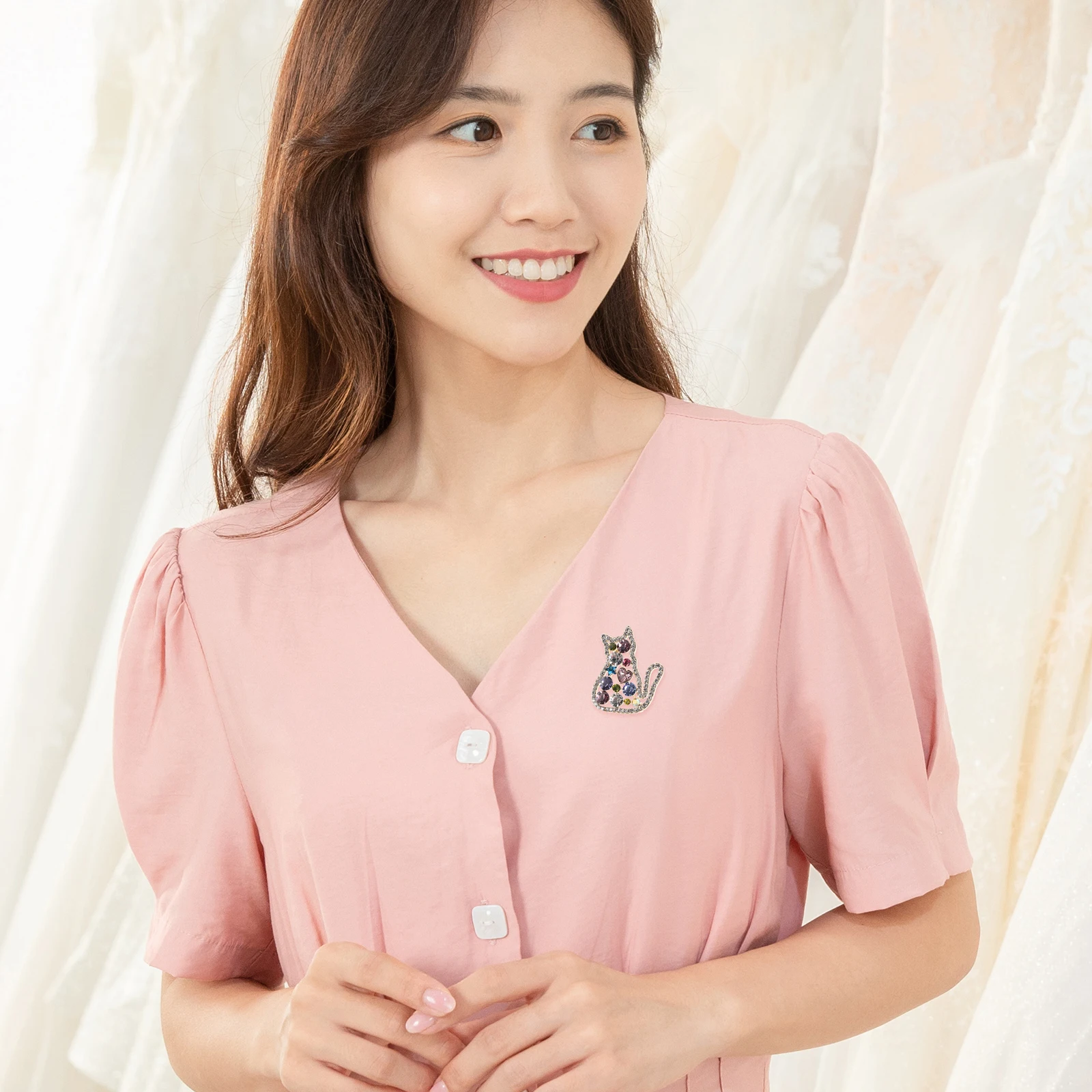 

Colorful Rhinestone Cat Brooch Pin Vintage Animal Kitten Lapel Pin For Wedding Party Christmas Clothing Accessories Women Men