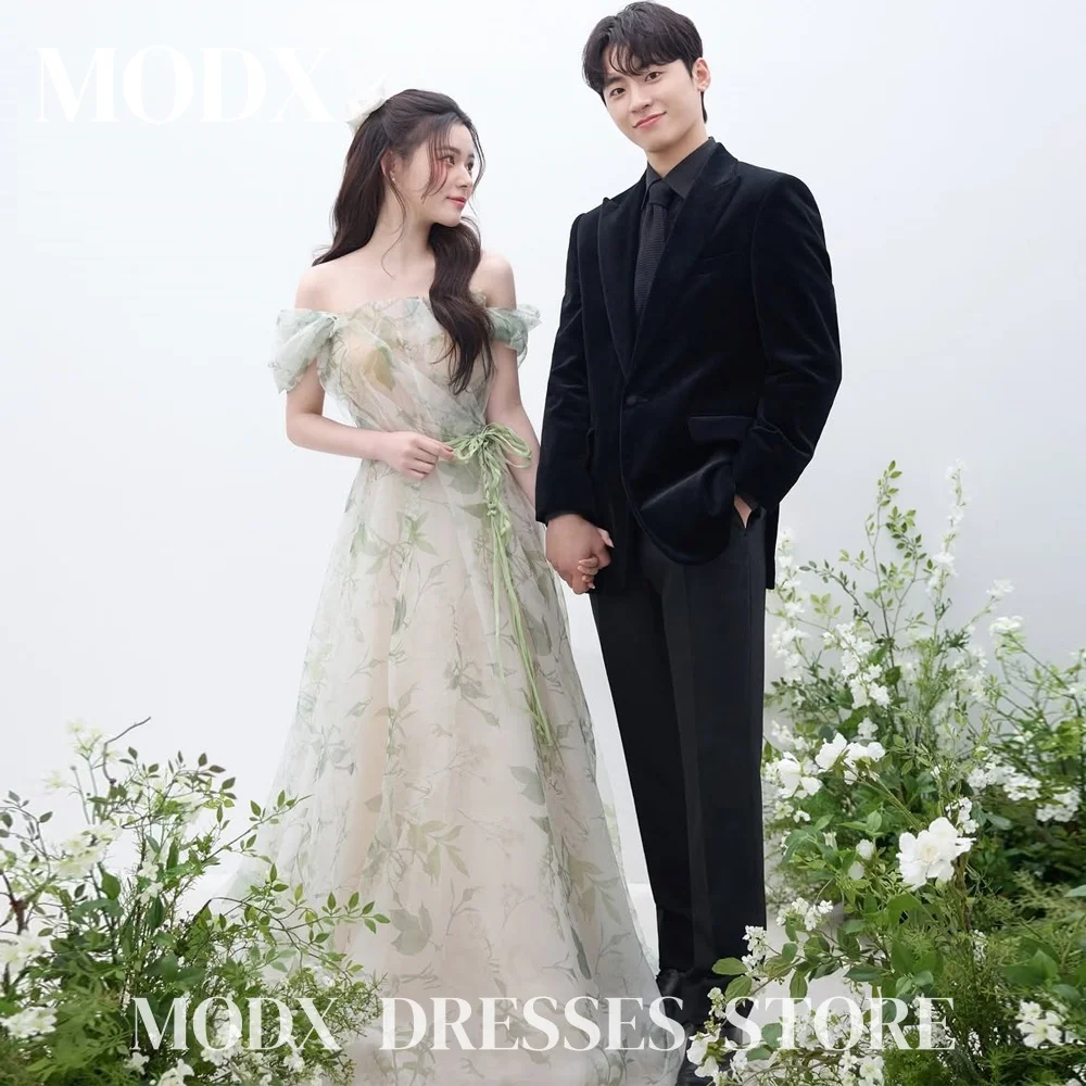 

MODX Elegant Off Shoulder Wedding Dress Green leaf Printing 웨딩드레스 Pleat Korea Photoshoot Floor-Length Customised Bride Gown 2025