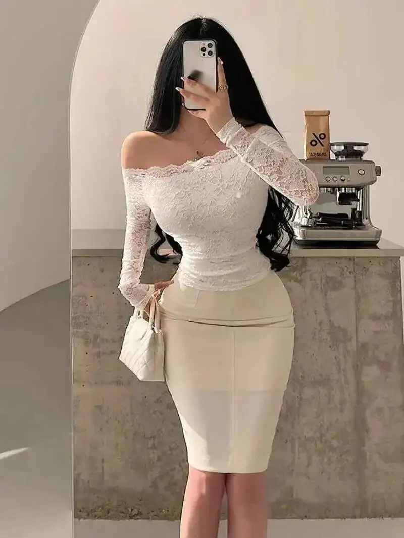 Pure Desire Atmosphere Sexy One Shoulder Slim Long Sleeved Hollow Lace Bottom Top For Women Fashion Sexy Tees Sweet Tops AO9K