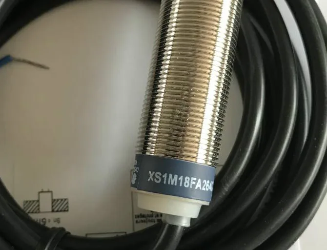 Interruptor de nuevo Sensor de proximidad de XS1-M18FA264C