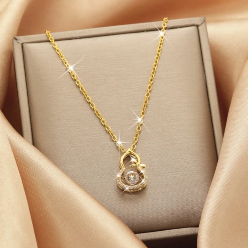 Women's Fashion Gold-Plated Lucky Gourd Necklace Dainty Choker Chain with Beating Heart Design Minimalist Stainless Steel Jewelr
