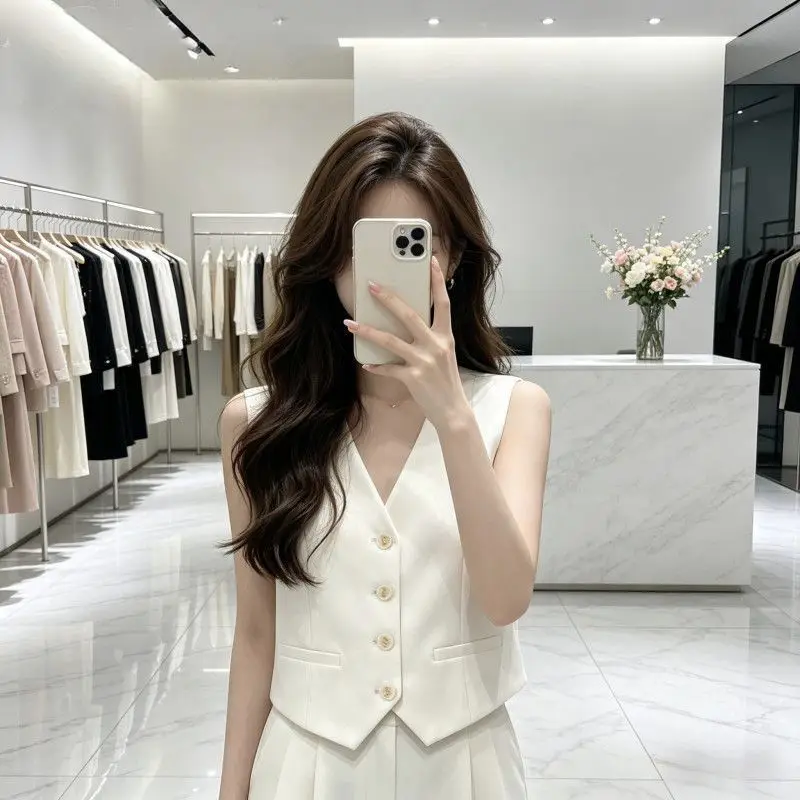 Women's 2026 Summer New Black Suit Vest Cropped Sleeveless Petite Old Money Elegant Korean Office Chic Top