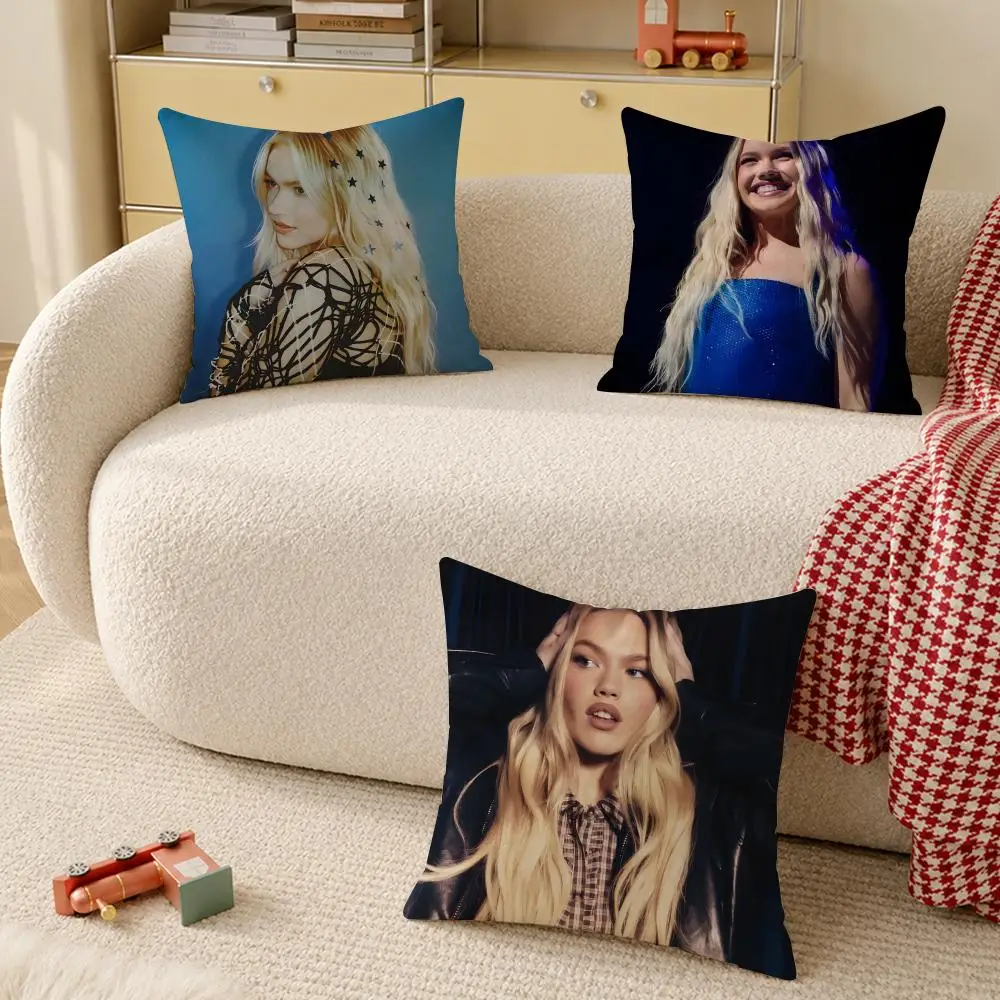 SINGER F-Freya Skye Stardust Cushion Cover Wrinkle-Resistant Short Plush Cushion Covers Breathable Machine-Washable
