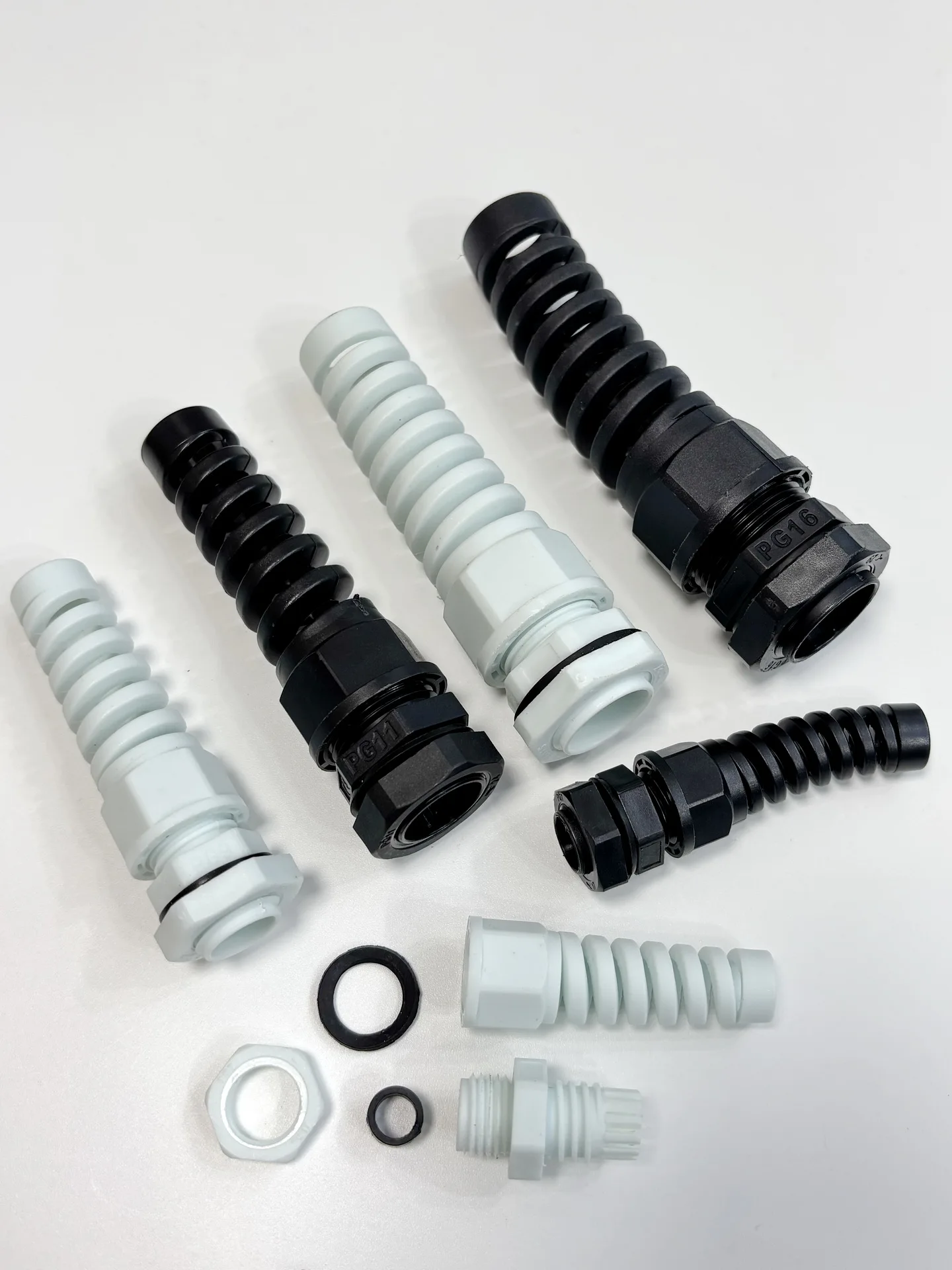 

Waterproof Cable Fixing Head Plastic Long Tail Anti-Bend Type Wire Connector Cable gland Tie Clip for Secure Electrical Wiring