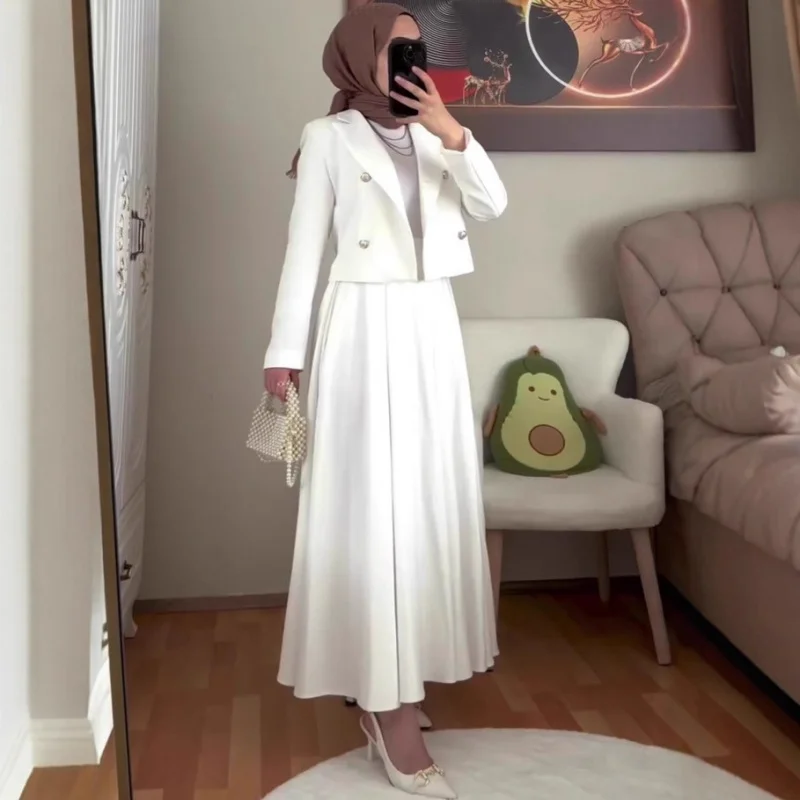 مجموعة فستان طويل أنيق بأكمام طويلة لخريف 2025