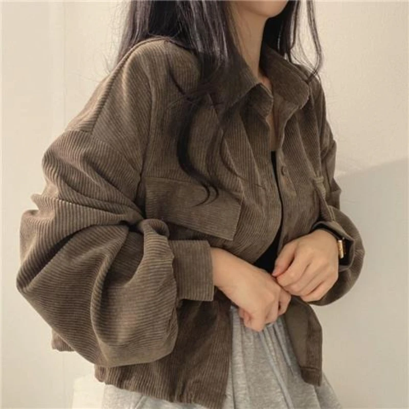 ​ Giacca doppia tasca in velluto a coste di ispirazione coreana Design vintage minimalista per l'autunno inverno 2025 Cappotto streetwear versatile ​