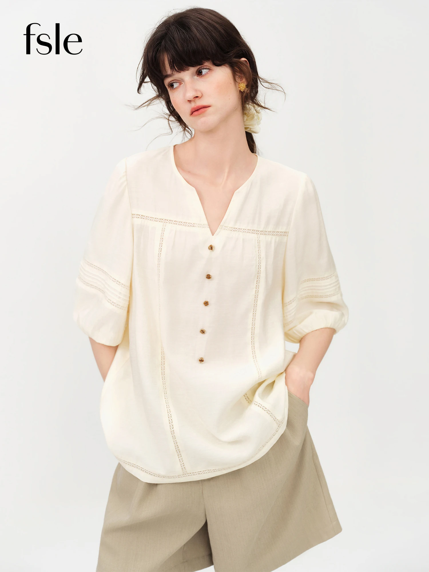 

FSLE 2026 Summer Women's French-Inspired Lace Panel Round Neck Shirt - Casual Commuter Top with Openwork Detail for Office