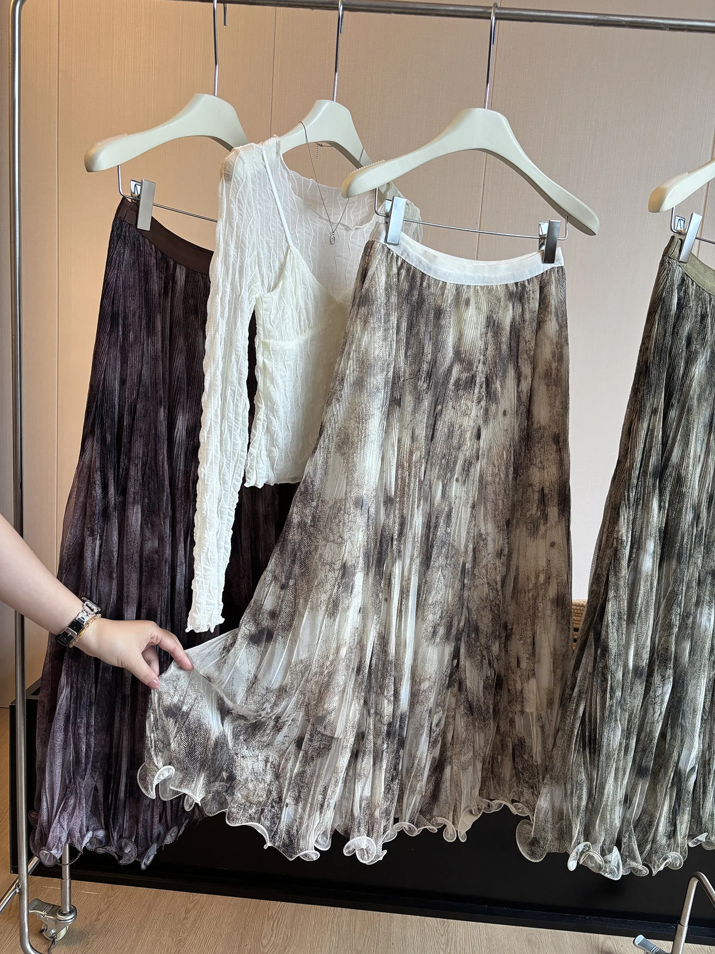 DIYI Dyed Half Skirt Women's High Waist Silk Fish Tail Long A-Line Umbrella Skirt Autumn Season Standard Fit Polyester Fiber