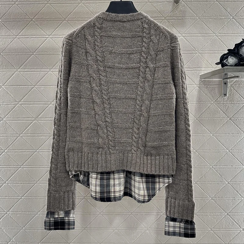 เสื้อสเวตเตอร์ผู้หญิงคุณภาพสูง ผ้าฝ้ายผสมโพลีเอสเตอร์ลายตารางสองชั้น ให้ความอบอุ่น สไตล์เรโทรและลำลอง รุ่น 25100125