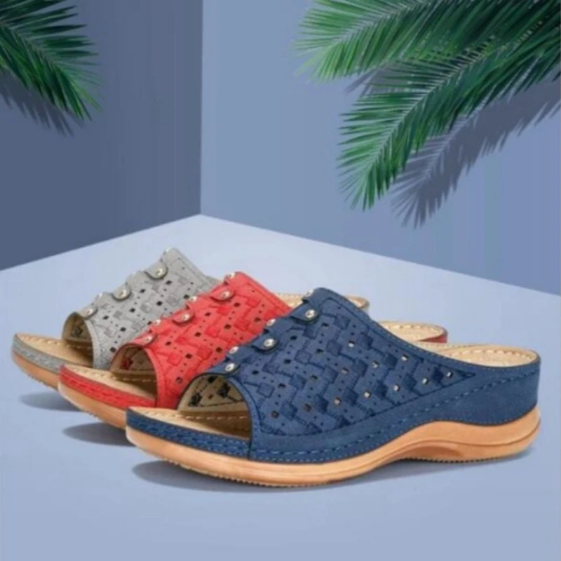

Fashion Rivet Flip Flops Summer Women's New Round Toe Open Toe Soft Sole Non-slip Wear-resistant Wedge Shoes