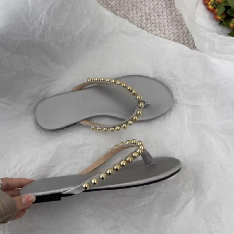 2026 Summer Fashion Pearls Beach Flip Flops for Women Clip Toe Flat Slides Sandals Woman Comfortable Non Slip Outdoor Slippers view 4