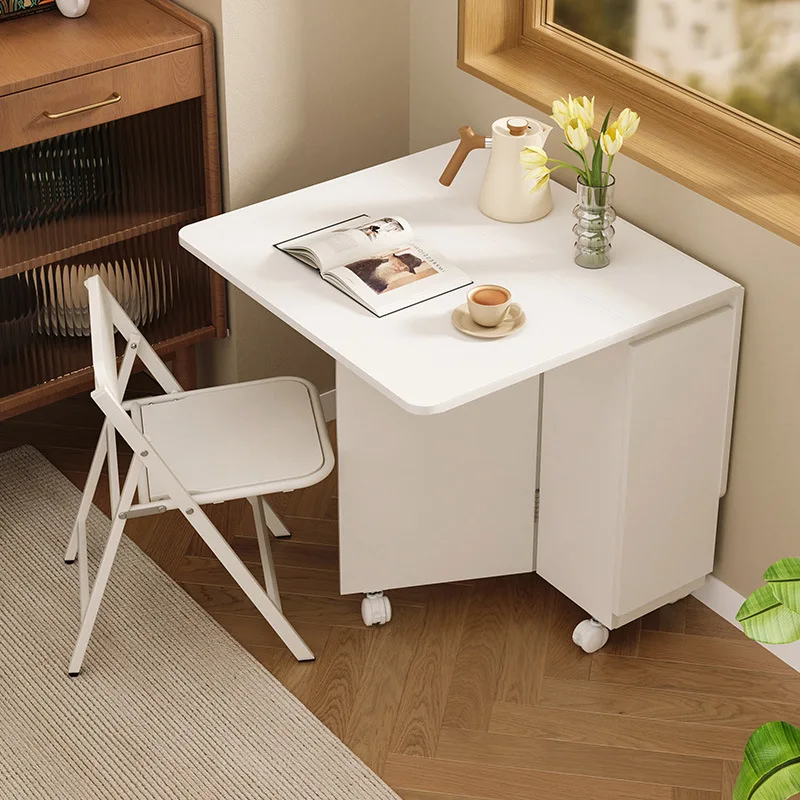 Moderner klappbarer Esstisch im erweiterbaren Design-Panel-Stil für den Wohnraum