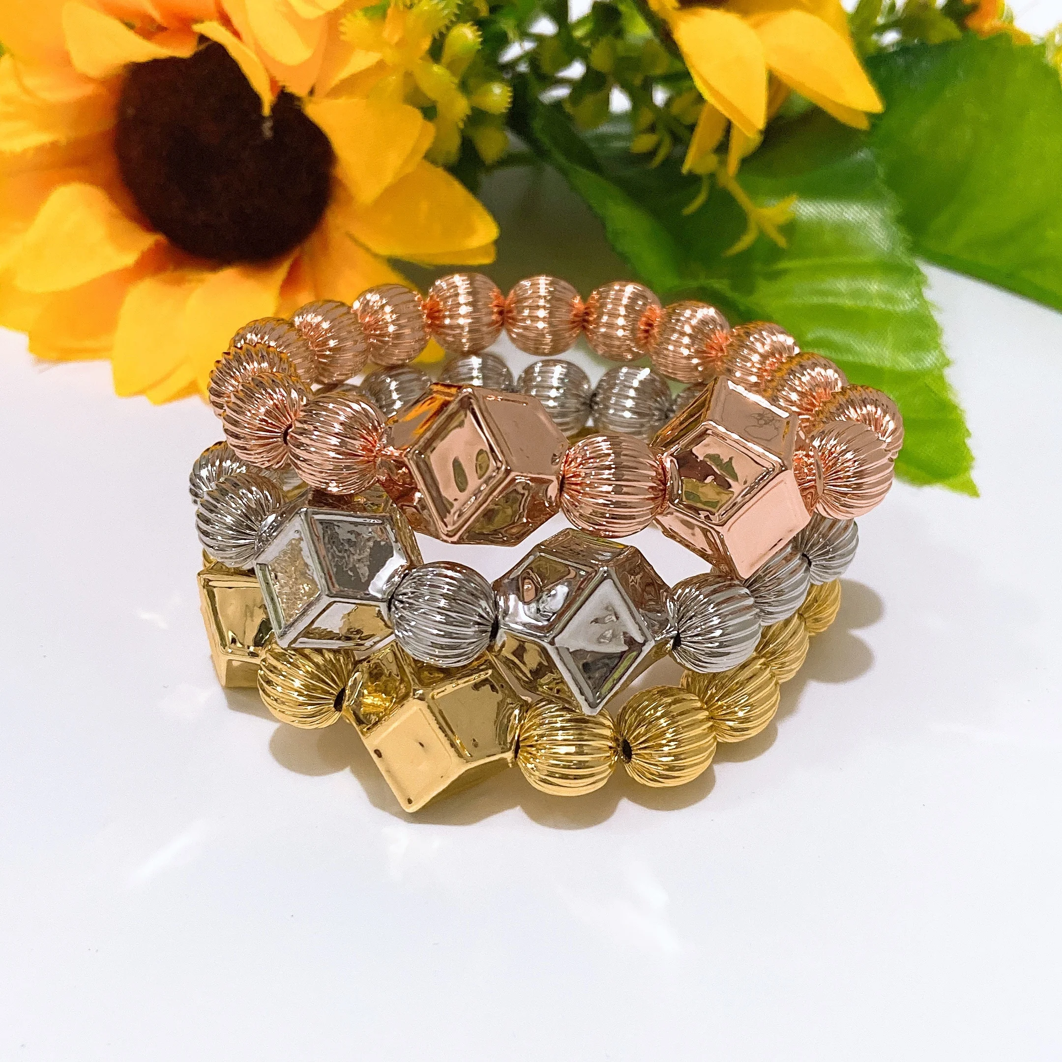 New Tri-color Elastic Bracelet Set  Geometric Cube & Textured Bead Stretch Bracelets for Women Trendy Daily Party Jewelry