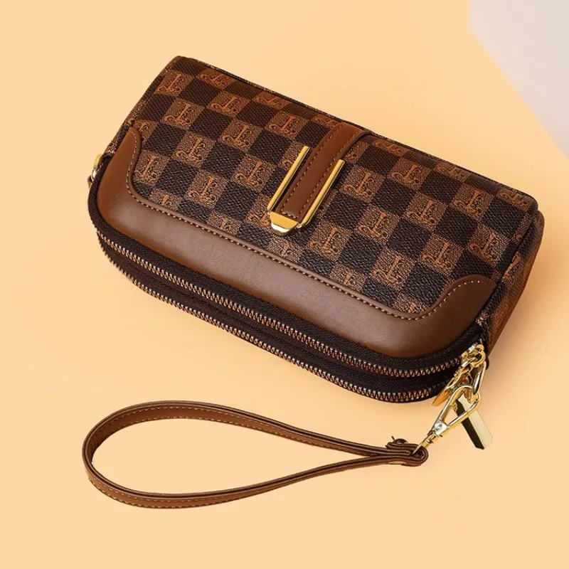 

Luxury Vintage Inspired Diaper Bag: Elegant Crossbody Handbag For Women With Designer Details And Large Shopper Capacity