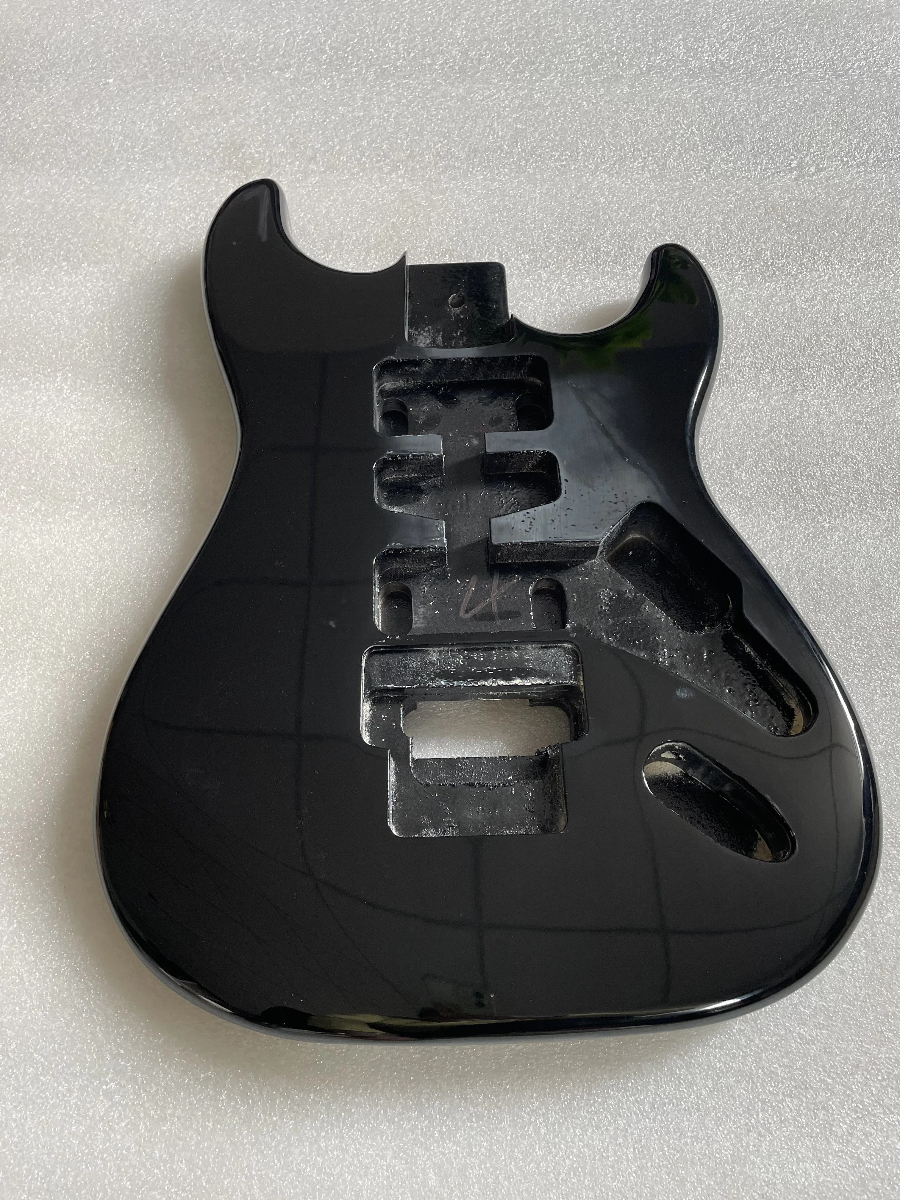 

Floyd Rose S T Electric Guitar Body,Poplar Blank,Black Gloss Finished DIY,HSH Hollow Body,5.7cm Heel Wide,High Quality,Brand New