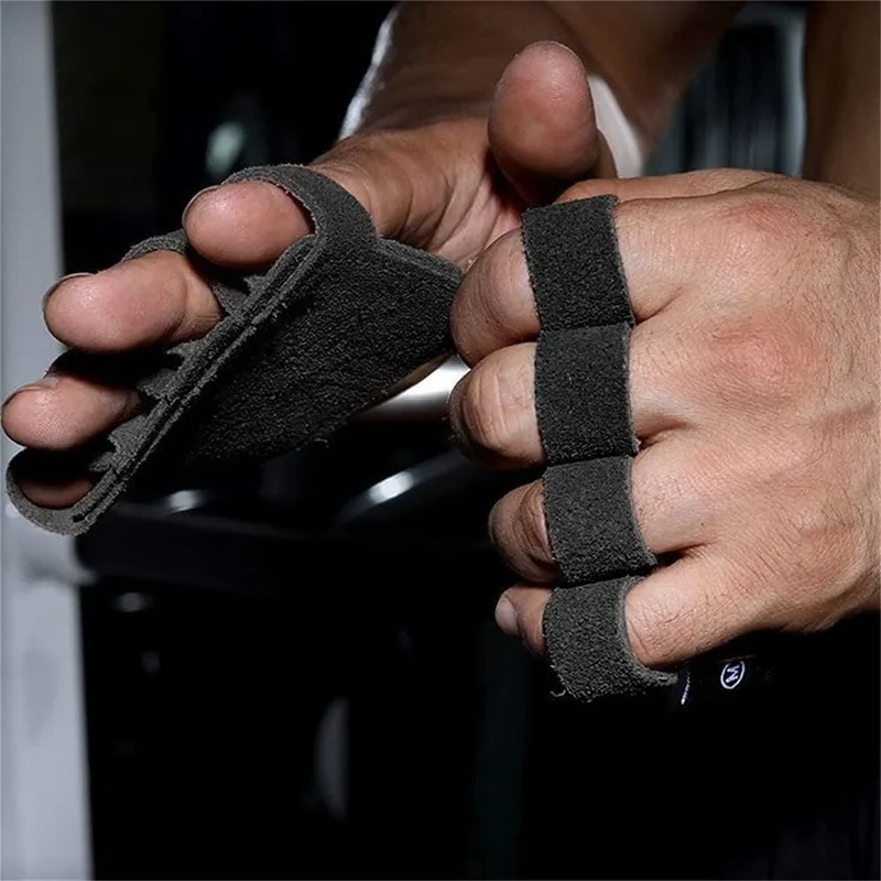 Fitness Gloves With Pull-up Grip Strength And Men's Four Finger Fitness Palm Protection Horizontal Bar Auxiliary Gloves