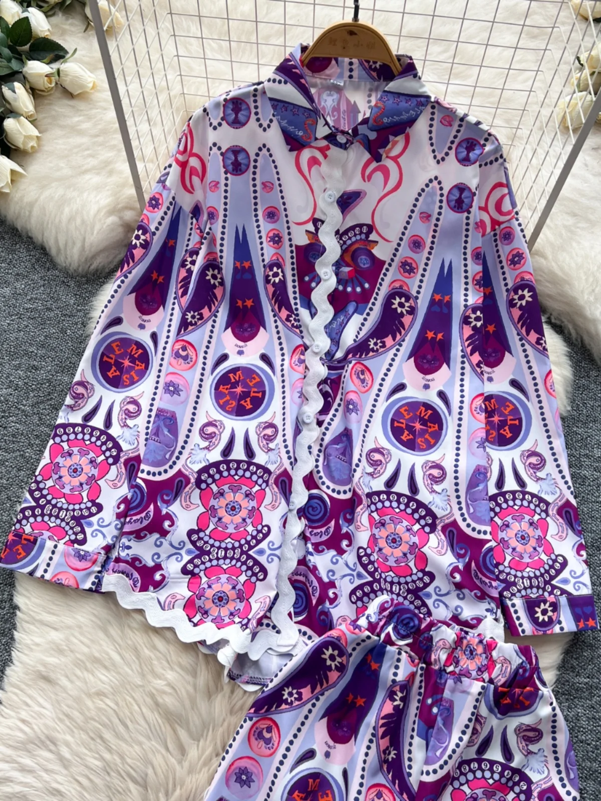 

Faionable Long Sve Print irt And High Waist Wide Leg Straight Pants Set for Young Women Ele Collar Wave Design