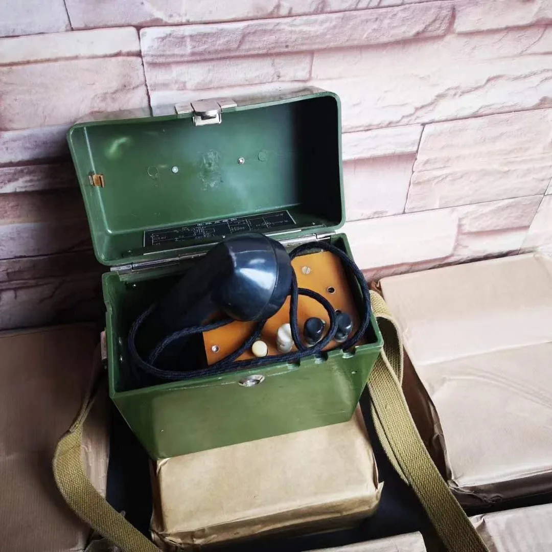 Field work magnet telephone type 65-1 telephone, emergency communication machine with green outer box