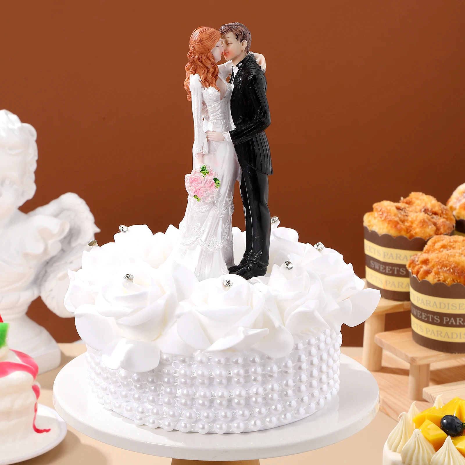 

Bride Groom Ornaments Wedding Couple Statue Resin Figurines Car Desktop Decor Romantic Gift Craft Valentine Lovers