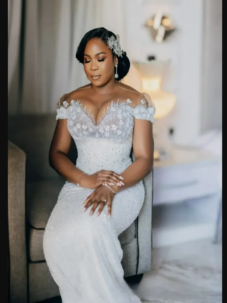 Customized Sheer Neck Sparkly Crystals Beads Arabic Plus Size Wedding Dress Vestidos De Novia Cap Sleeves Luxury  Bridal Gown