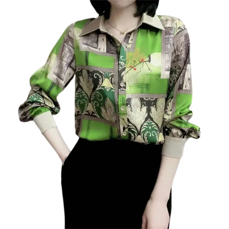 The spring new temperament show thin broken beautiful long sleeve shirts The design feels loose printing jacket female