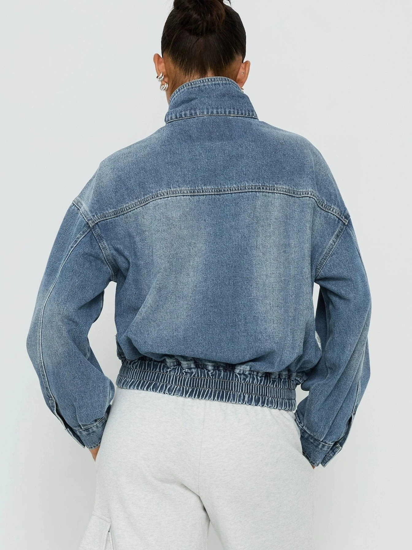 Herbstliche amerikanische Vintage-Damen-Jeansjacke mit Stehkragen, locker geschnitten, langärmelig, modisch, lässig, Streetwear, Winter-Jeansjacke – Detail 4