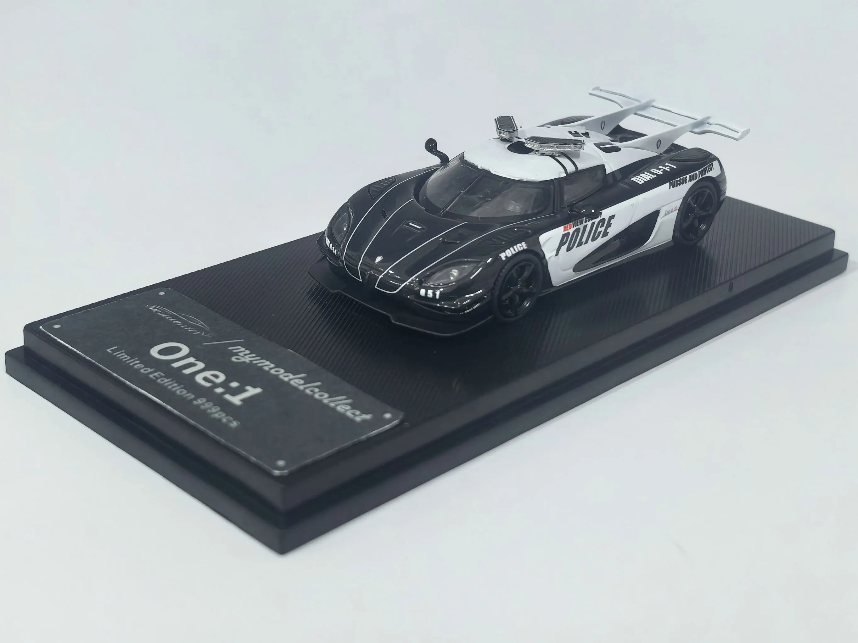 MC 1:64 One 1 Police livery Alloy Diecast Model Car Collectible Gift