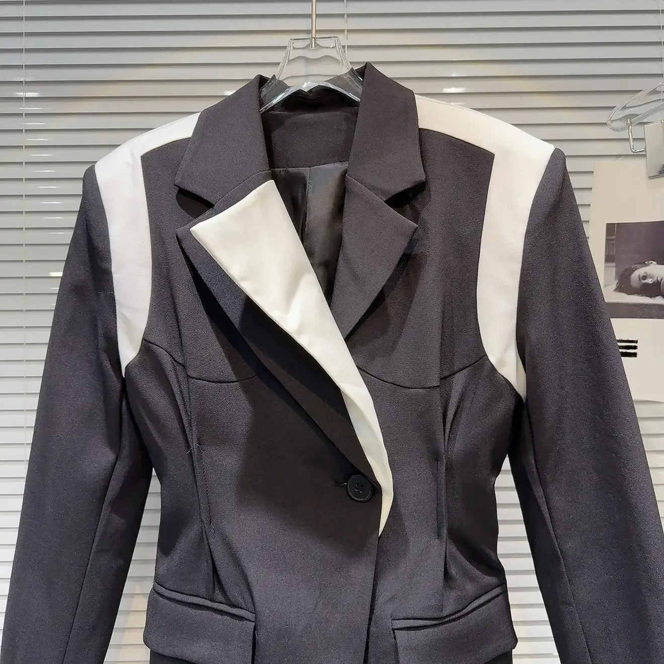 Lente 2025, nieuw temperament, coole schouder, slanke taille colbertjasje