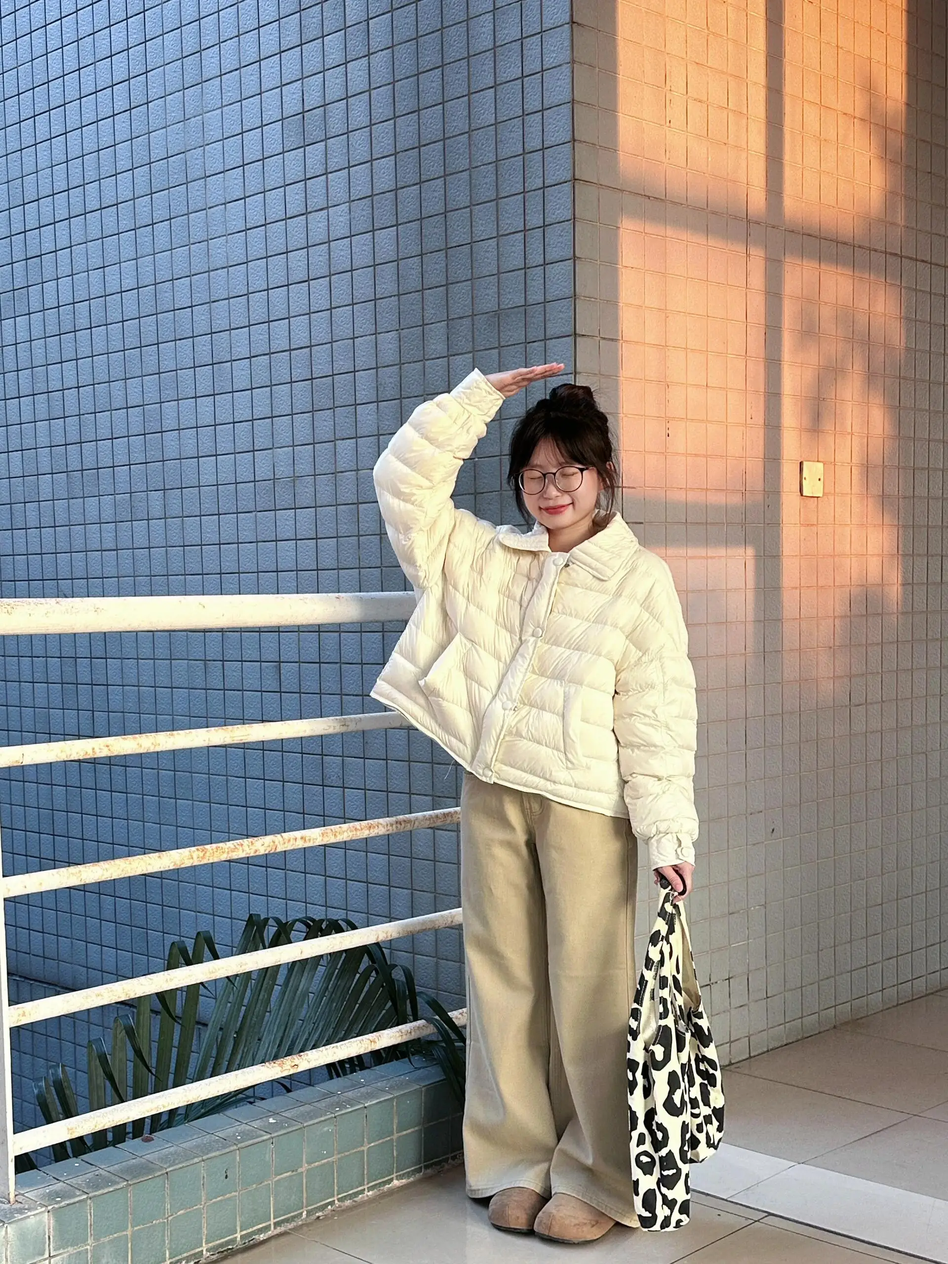 

Korean Style White Collar Cotton Jacket Women's Winter Loose Versatile Lightweight Warm Short Cotton Coat Outerwear