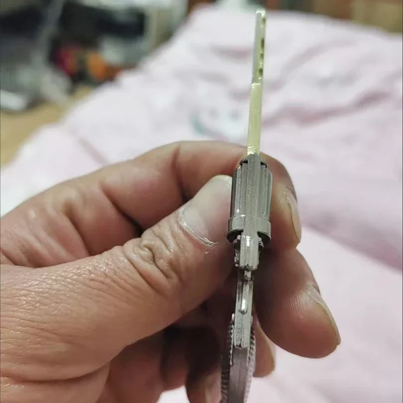 Revolver Pistol Model DIY Key Modification Handle Requires Manual Polishing of Key Holder Creative Car Key Motorcycle Head