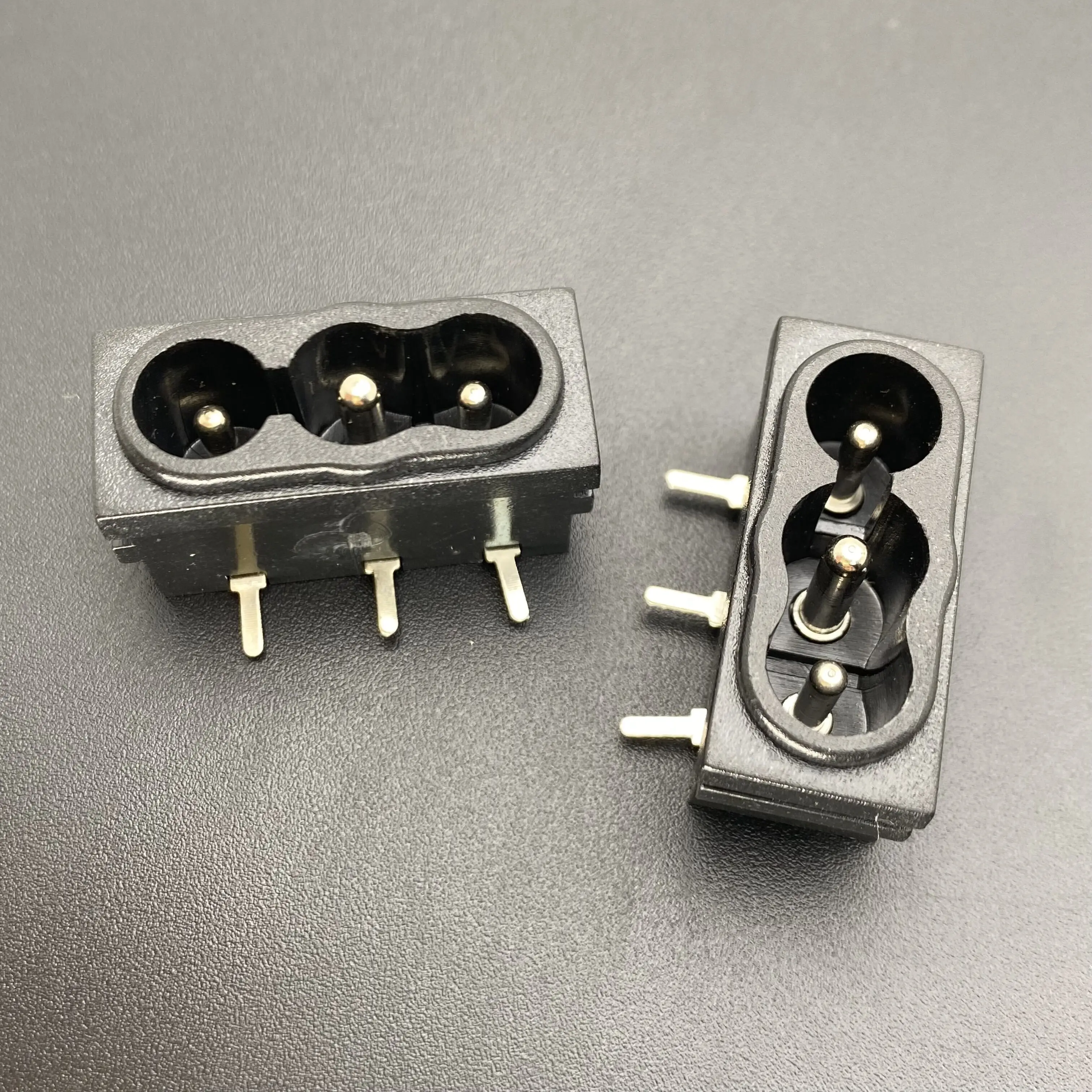 10pcs/ AC power socket 8-character plug Dell computer adapter three-core socket 3-pin jack 2.5A250V