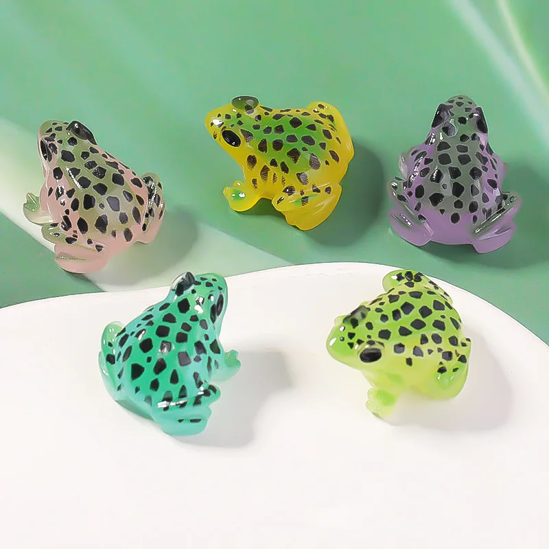 5 قطع من تماثيل الضفدع المضيئة المصغرة بألوان زاهية، مثالية لتزيين المناظر الطبيعية الطحلبية، وتزيين حافظة الهاتف المحمول #1