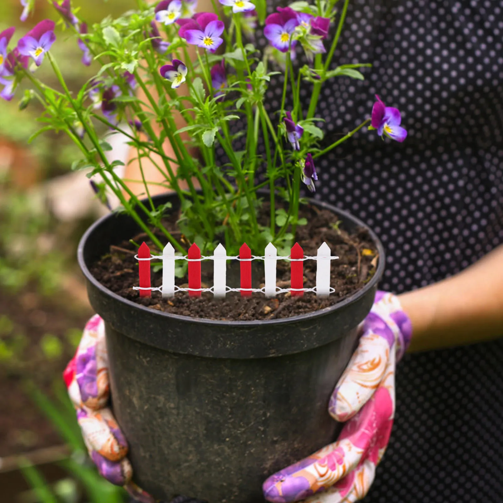 

10Pcs Small Wooden Picket Fence for Tabletop Garden Layout 9.5x2.9x0.2cm Assorted Color Micro Landscape DIY Decor