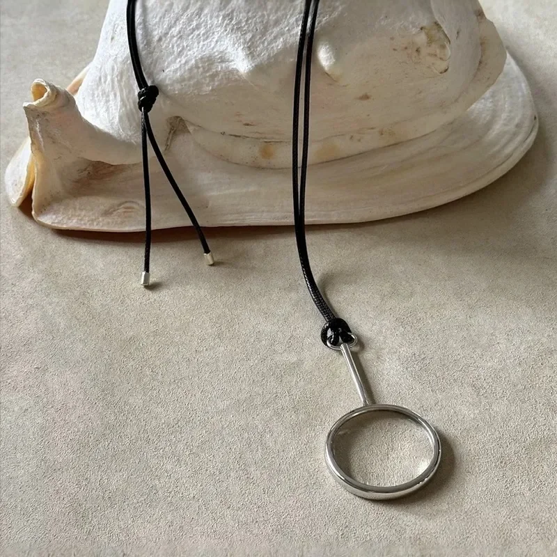 Blogger same magnifying glass pendant long necklace women's light luxury niche high-end retro black rope sweater chain