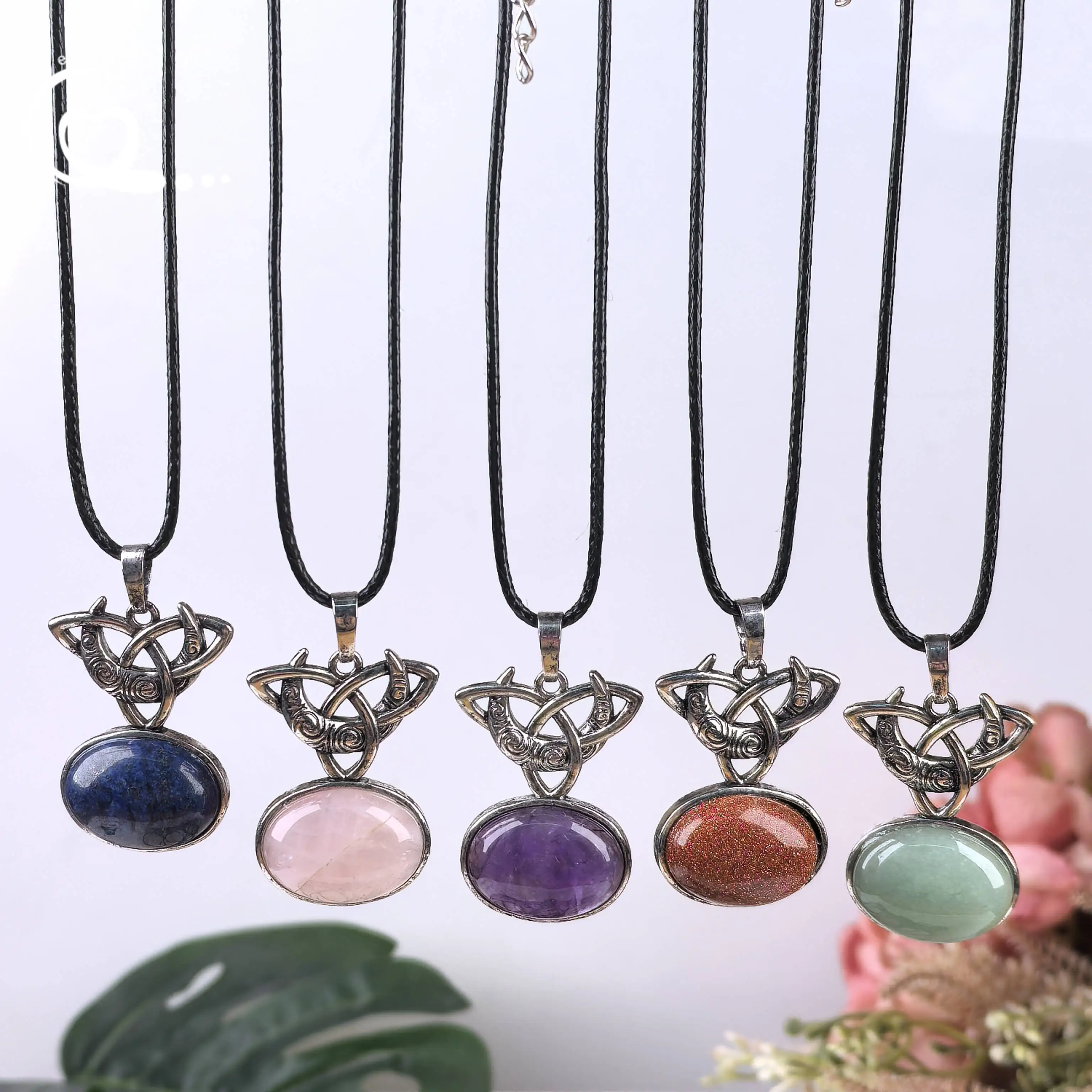 

Crescent Moon Fluorite Amethyst Pendants Oval Healing Crystal Obsidian Rose Quartz Opal Charms Necklace Vintage Jewelry QC3424
