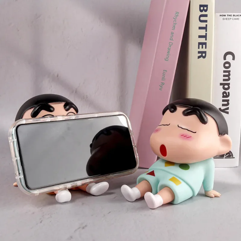 Crayon Shin-Chan Figuren Telefonhalter Kawaii Anime Desktop Ornamente Cartoon Fernsehen Telefon Unterstützung Niedliche Puppendekorationen – Detail 13