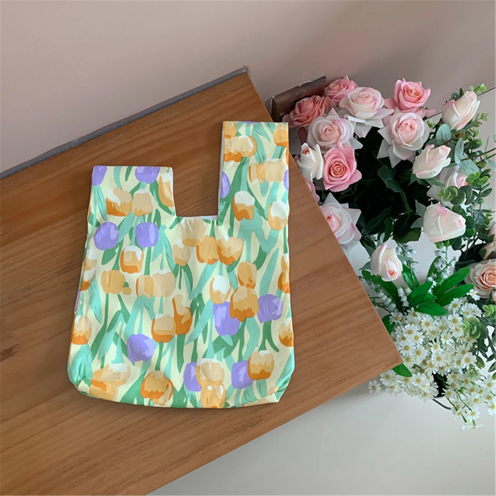 2024 New Tulips Wrist Bag Change Purse Summer Floral Romantic Fresh Soft Shopping Bag Women Mini Knot Wrist Bag Key Phone Pouch