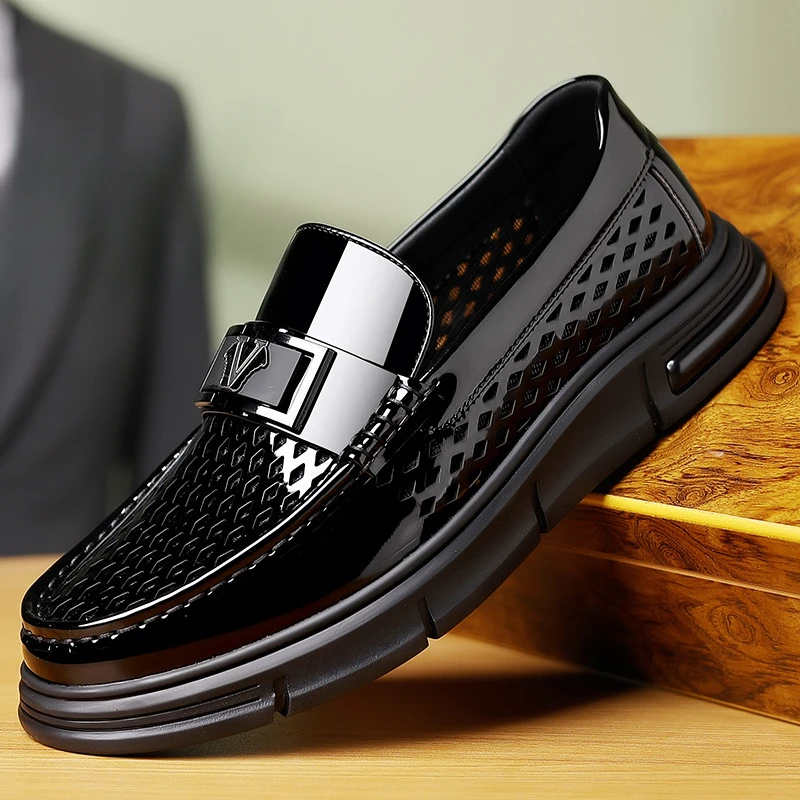 

2025 Summer New Designer Leather Shoes for Men Fashion Casual Hallow Loafers Male Solid Color Breathable Luxury Shoes Man