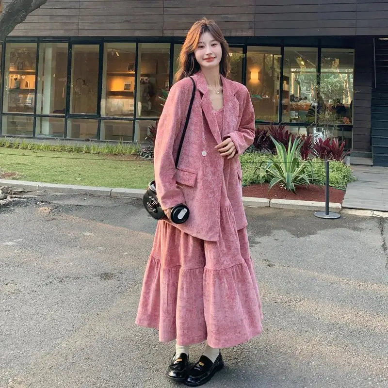 Spring and Autumn New High-end Fashion Temperament Super Good-looking Age Reducing Camisole Skirt Two-piece Set