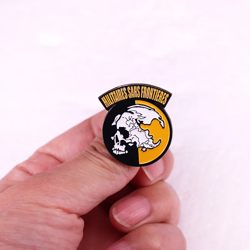 1PC Militaires Sans Frontières MSF Skull Enamel Pin, Metal Gear Game Brooch, Military Fandom Jewelry Gift