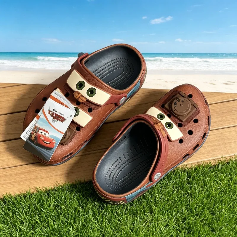 Sommerliche Unisex-Sandalen mit Cartoon-Lochmuster und Auto-Print: Lässige, leichte Strandsandalen mit rutschfesten Sohlen