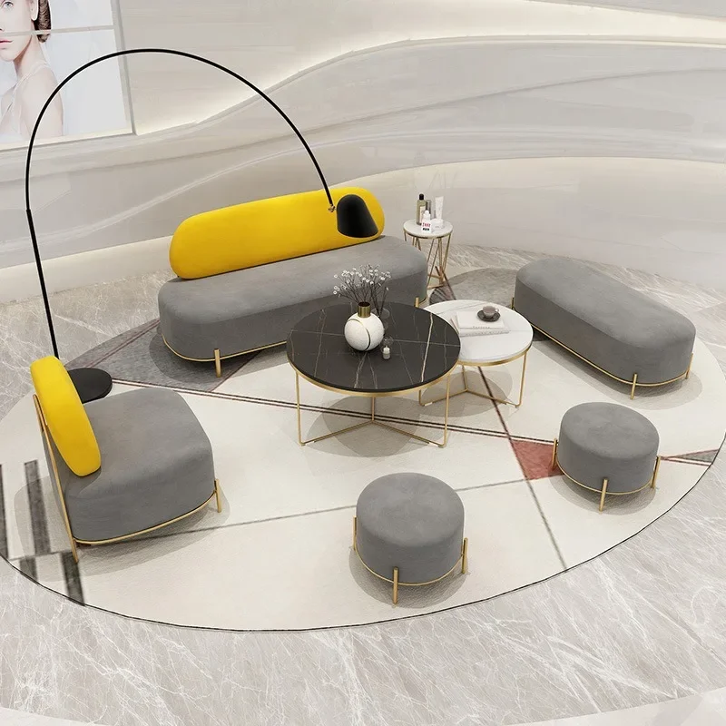 Reception del negozio di abbigliamento piccolo divano salone di bellezza piccolo appartamento creativo semplice e moderno salone di capelli con ciottoli