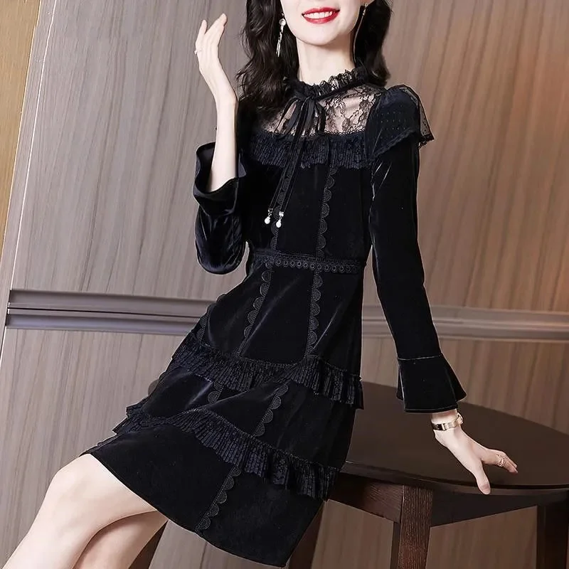 

Golden Velvet Dress Female 2024 Spring Autumn Royal Sister Temperament Light ripe Wind Flanged Lace Mid-length Bottoming Skirt X