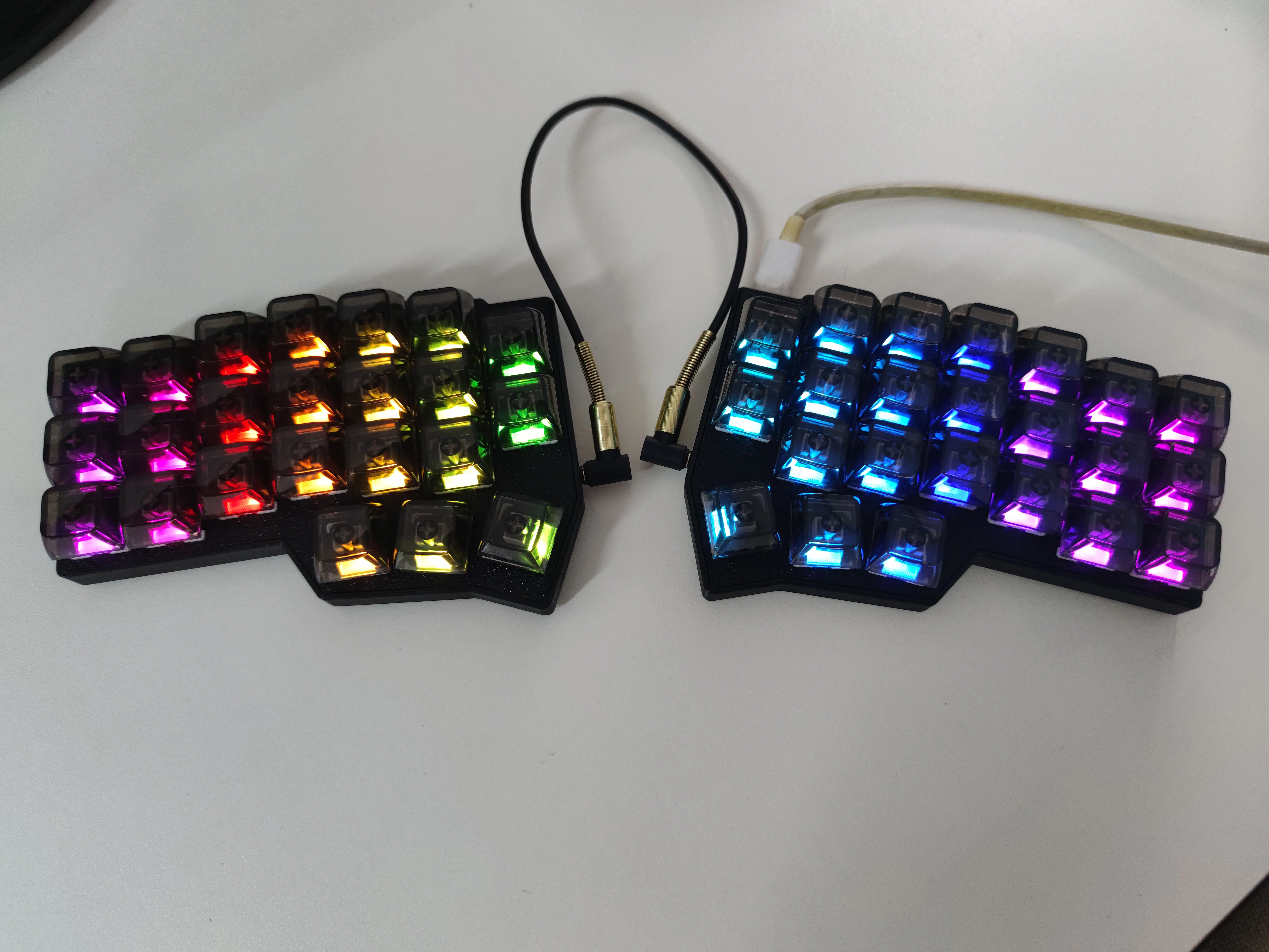 Corne V4 Wired Split Keyboard Customized RGB Hot Swap Corne Split Mechanical Keyboard for VIAL Keymap Black Transparent Keycaps