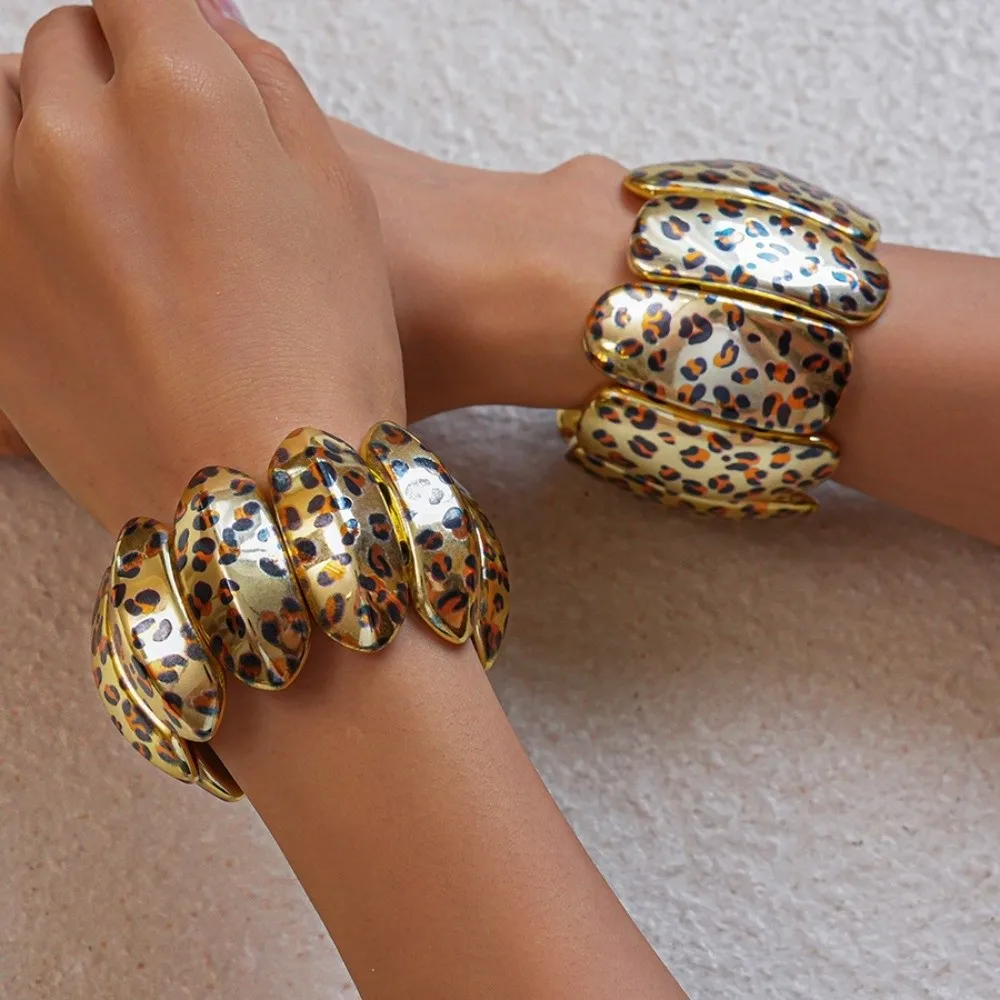Europe American Style Leopard Print Wide Bangle Fashionable Temperament Leopard Print Cuff Bangles Exaggerated