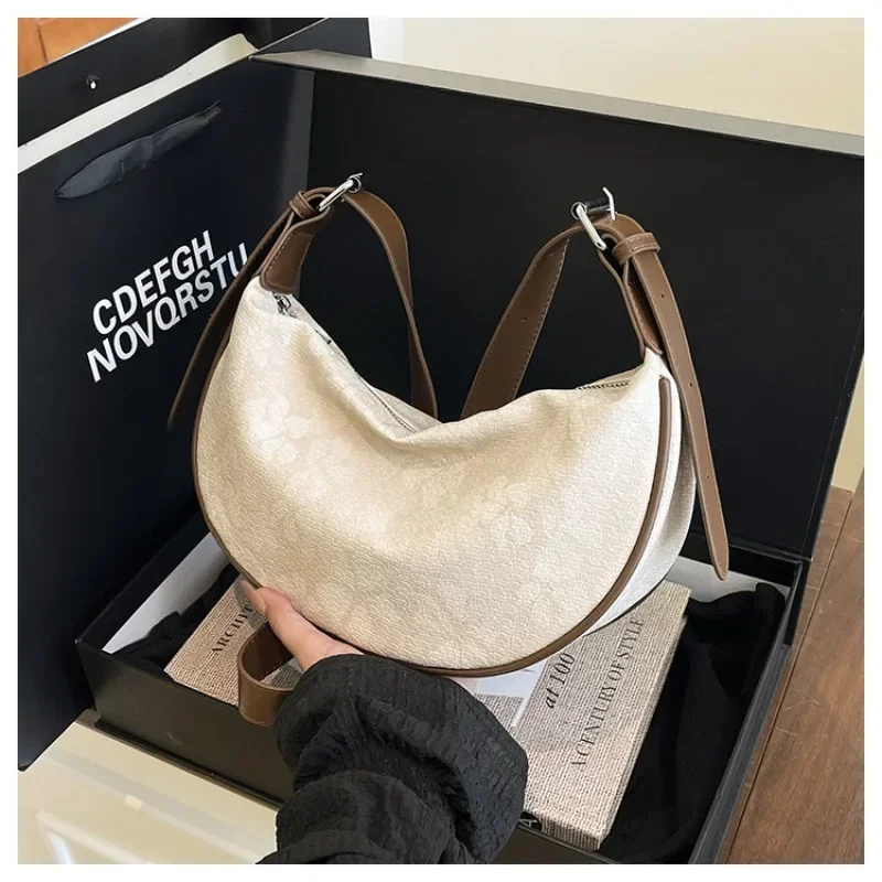 

2025 New Women's Premium Crescent Bag - Minimalist Solid-Color Shoulder Purse, Trendy Crossbody Bag for Casual Chic Outfits