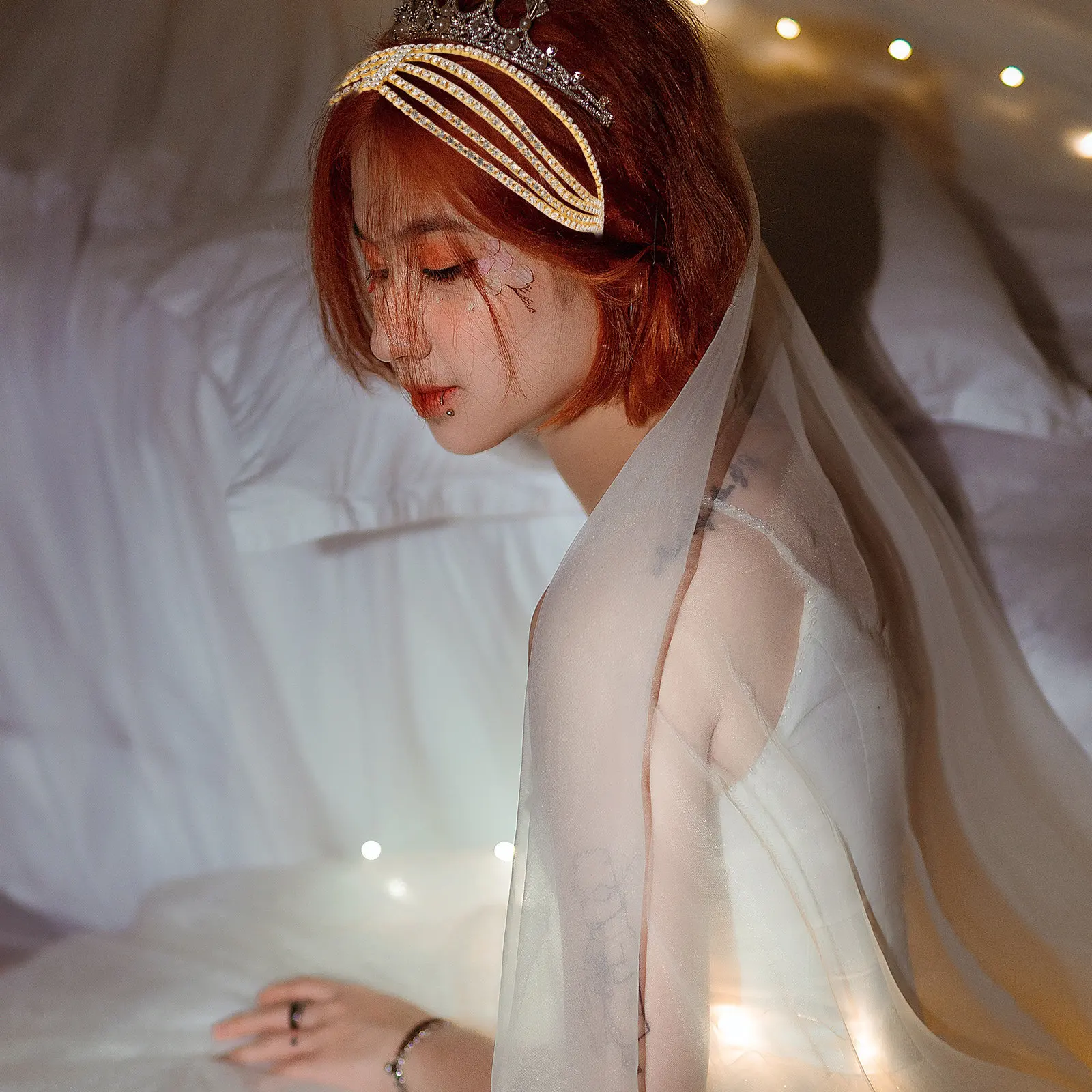 

Wedding Bride Hair Chain Multi-Layer Rhinestone Headband Elegant Bridal Headpiece for Wedding Party Banquet Fashionable Hair