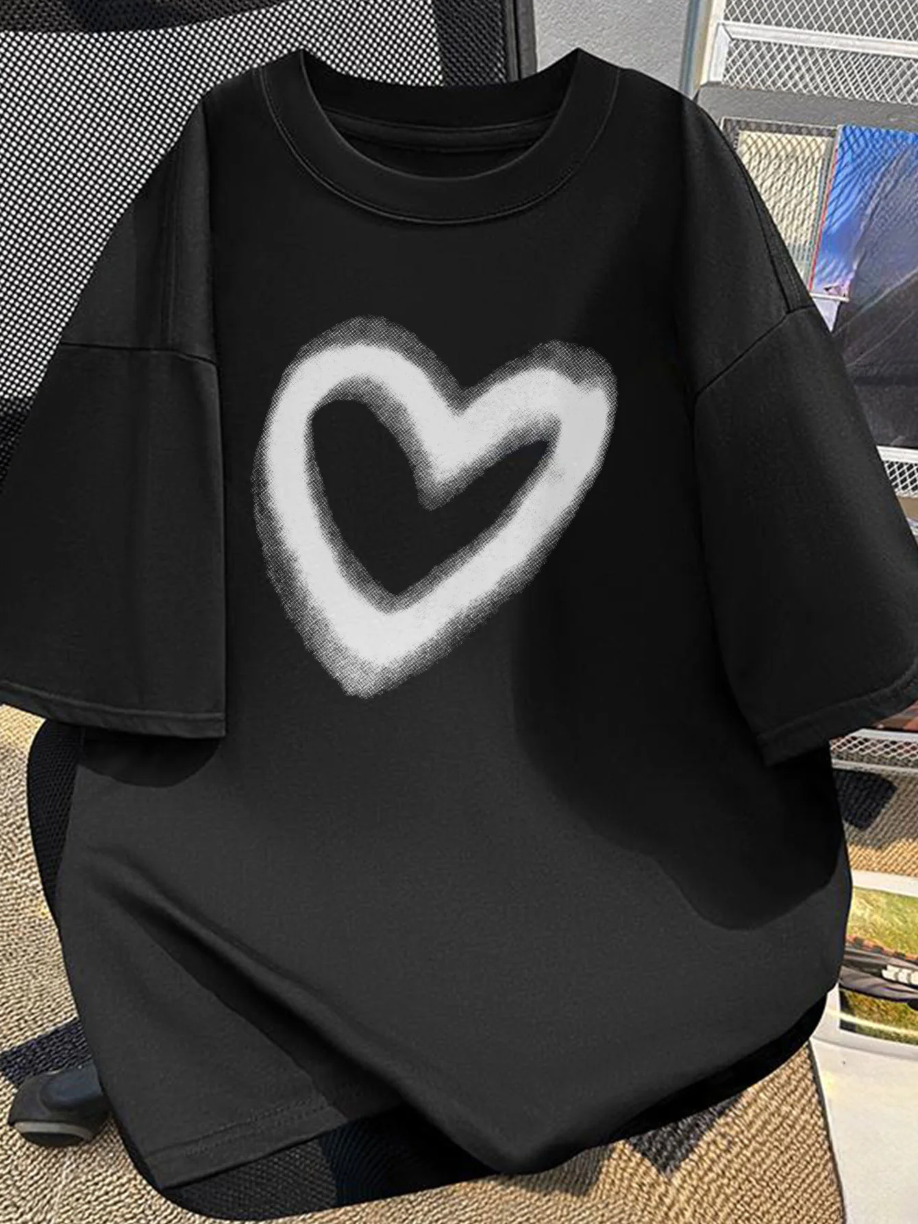

White Heart Graphic Printing Summer Autumn Winter Cotton Casual Comfortable Men and Women T-shirt Short Sleeve Outdoor Sports